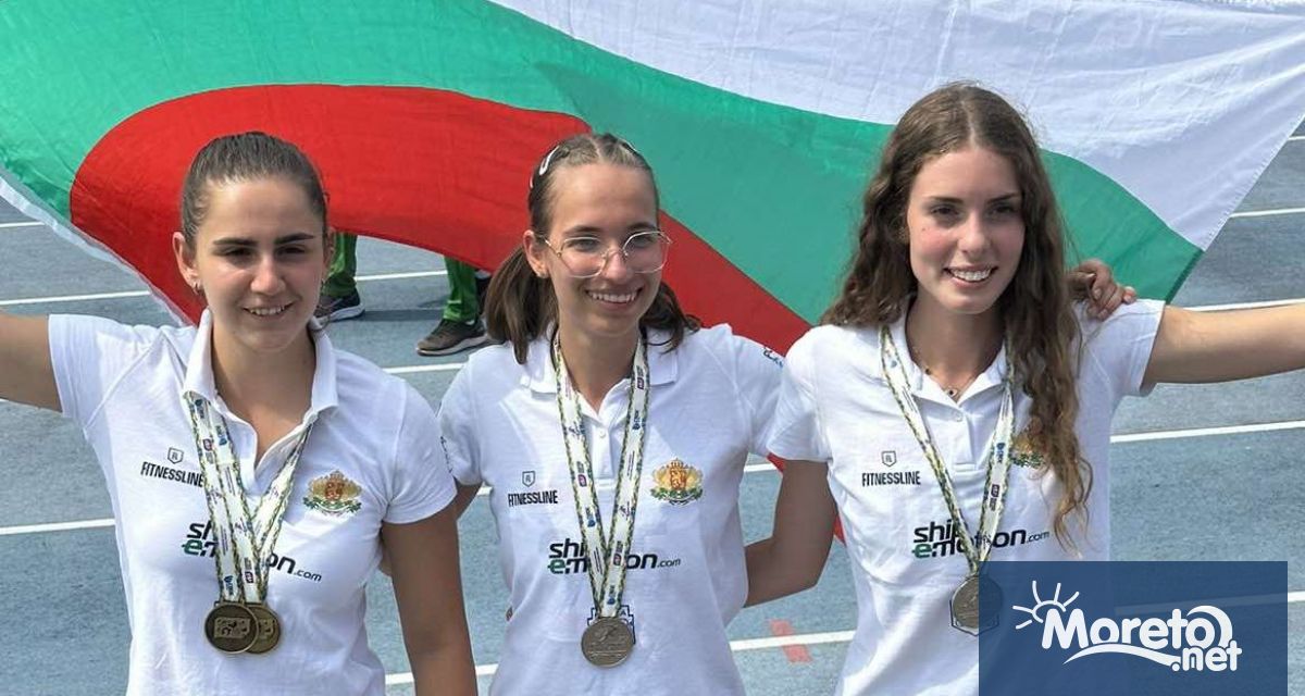 Отборът по лека атлетика на Математическа гимназия във Варна отбеляза