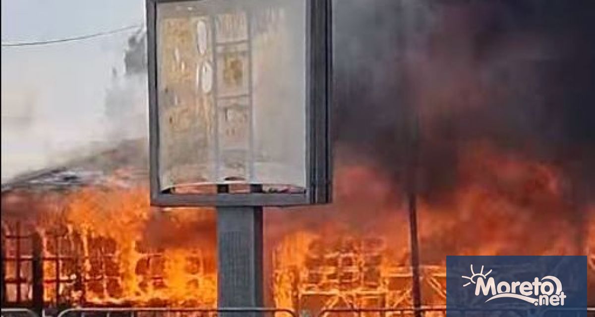 Горят дървени бараки в района на Цирковата площадка във Варна Сигнал
