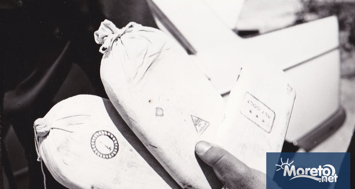 Изложбата Картички и контрабанда на Аарон Рот и Никола Стоянов