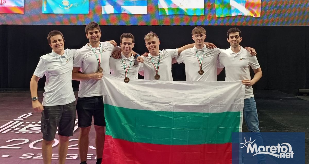 Най-добрите български ученици по информатика спечелиха четири медала от Международната