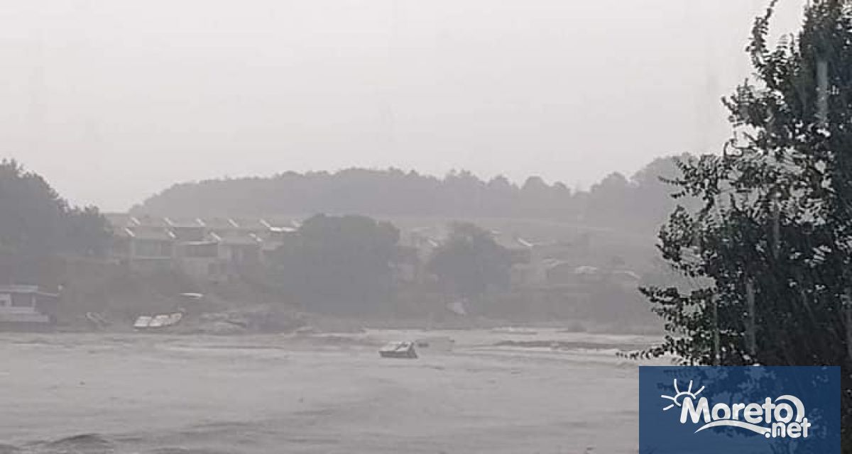 Водата в района на Царево все още не е годна