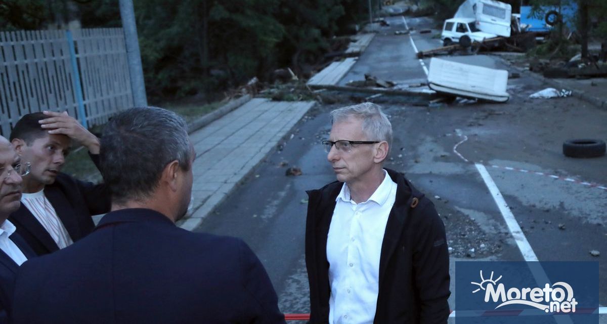 Само за няколко часа правителството е мобилизирало всички възможни институции
