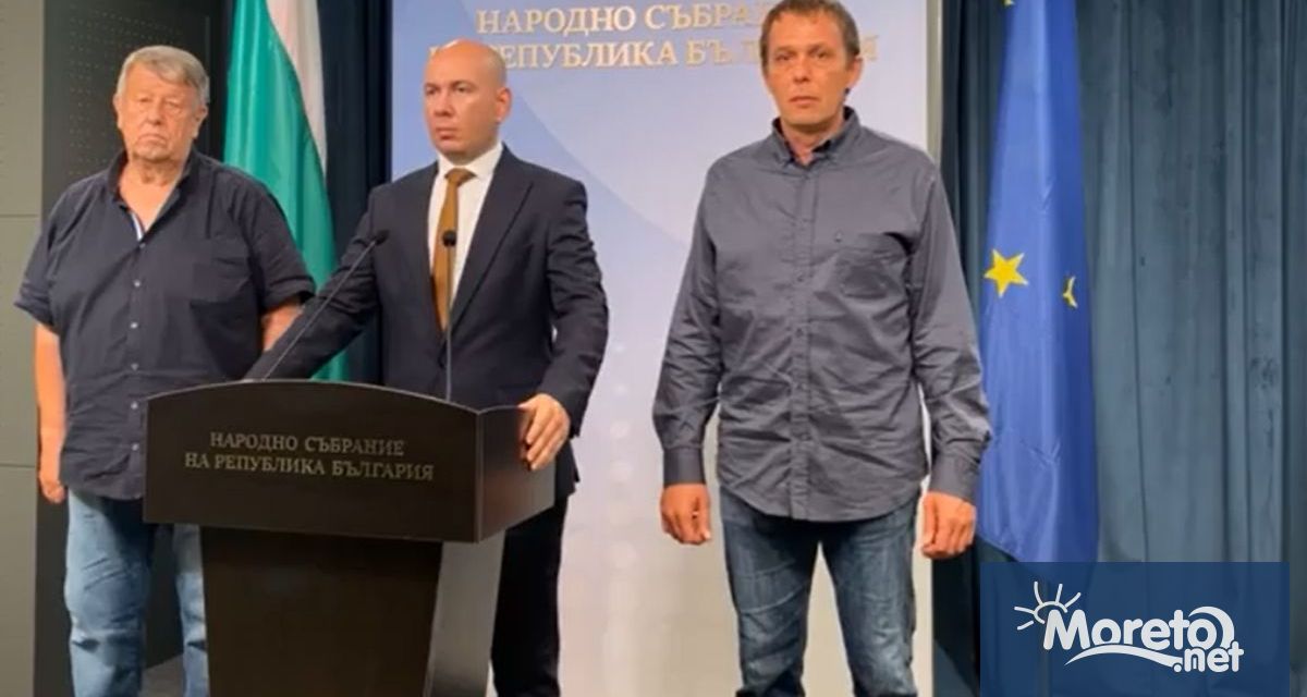 След проведения по рано днес брифинг на Възраждане в сградата на