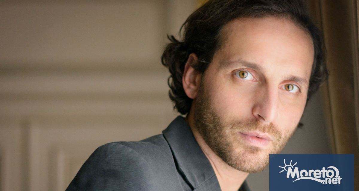 Роден на 27 05 1978 г в Сандански ИВАН ЮРУКОВ завършва НАТФИЗ