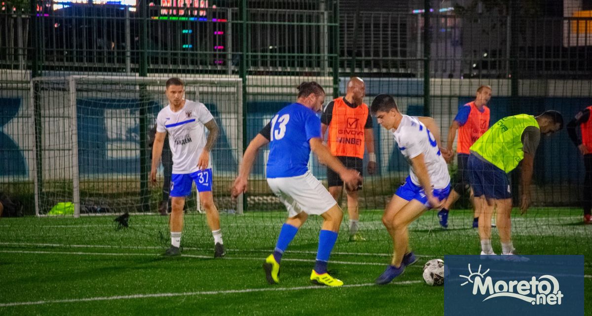 С традиционната висока резултатност стартира 11 ия сезон на Аматьорската минифутболна