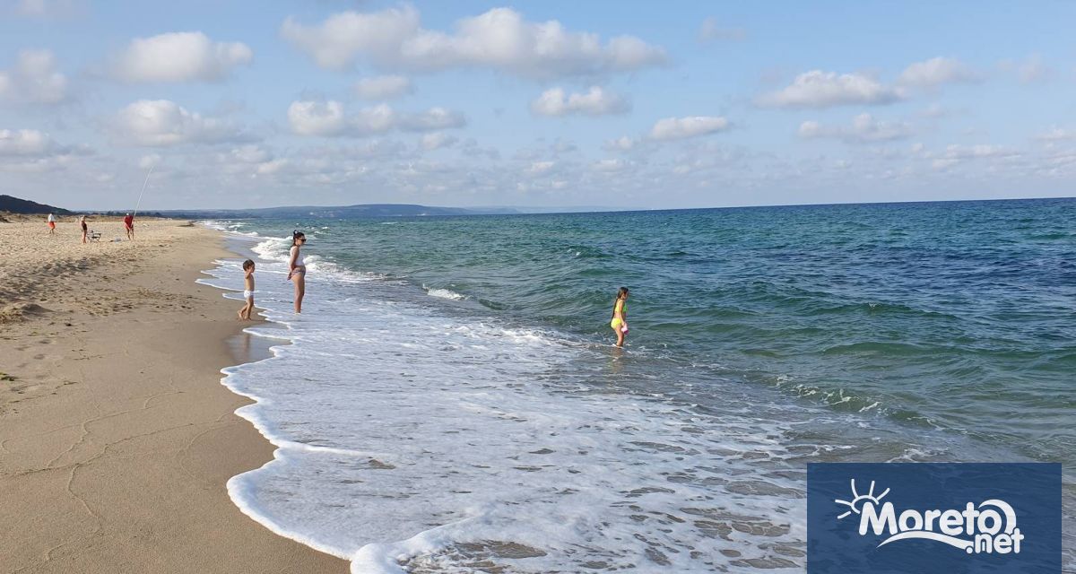Спасители за неохраняеми плажове във Варненско търси да осигури Областна