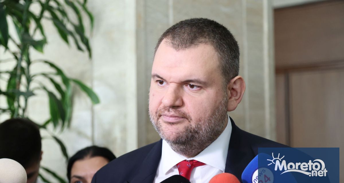 Делян Пеевски и Джевдет Чакъров са избрани за председатели на ДПС ...