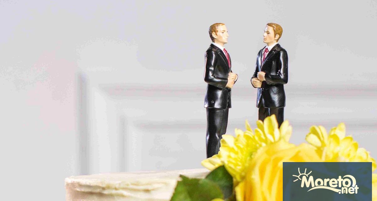 Гръцкият парламент прие в четвъртък закон легализиращ еднополовите бракове в