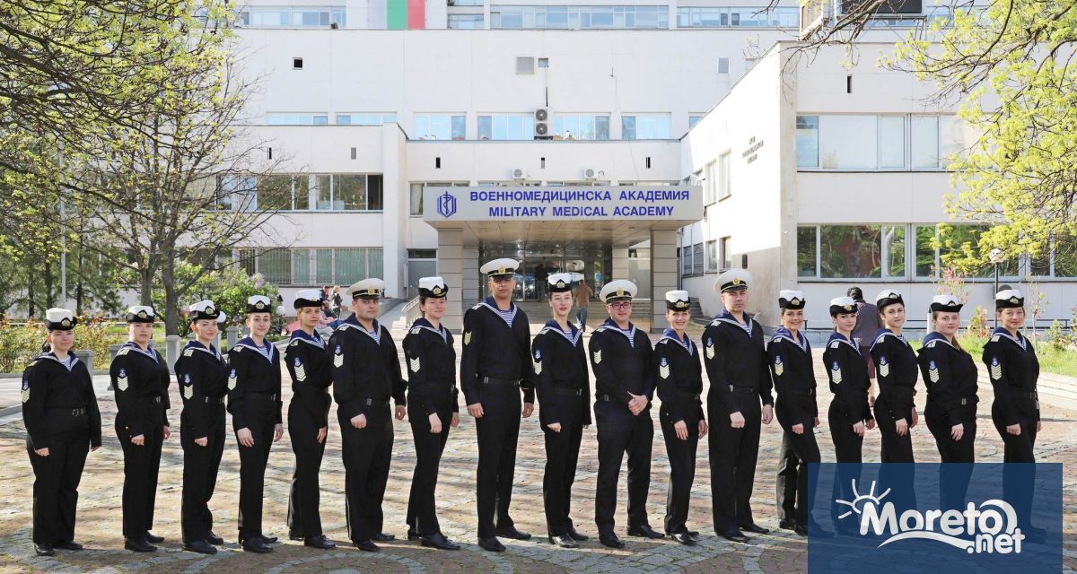 Тържествен акт по присвояване на първо офицерско звание на курсантите