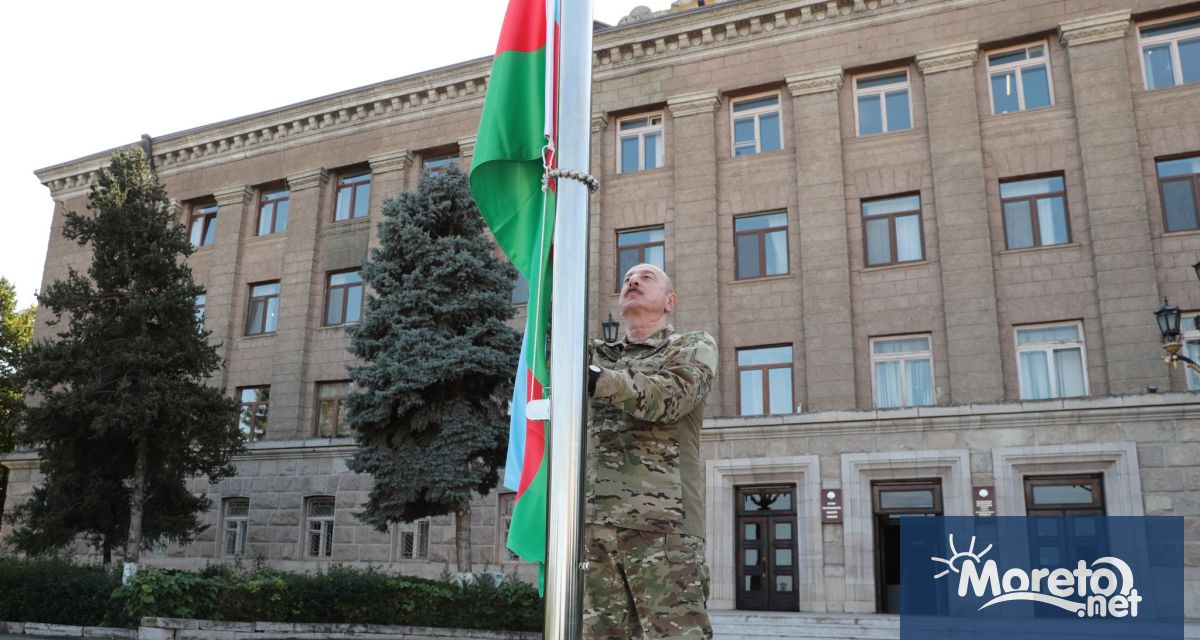 Президентът на Азербайджан Илхам Алиев издигна държавното знаме на републиката