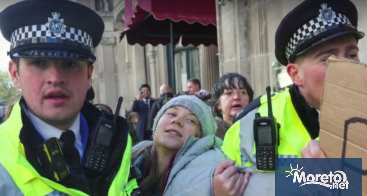 Екоактивистката Грета Тунберг беше задържана два пъти днес от полицията