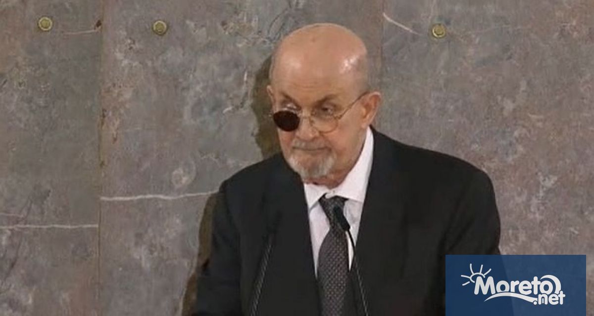 Британският писател от индийски произход Салман Рушди получи Наградата за