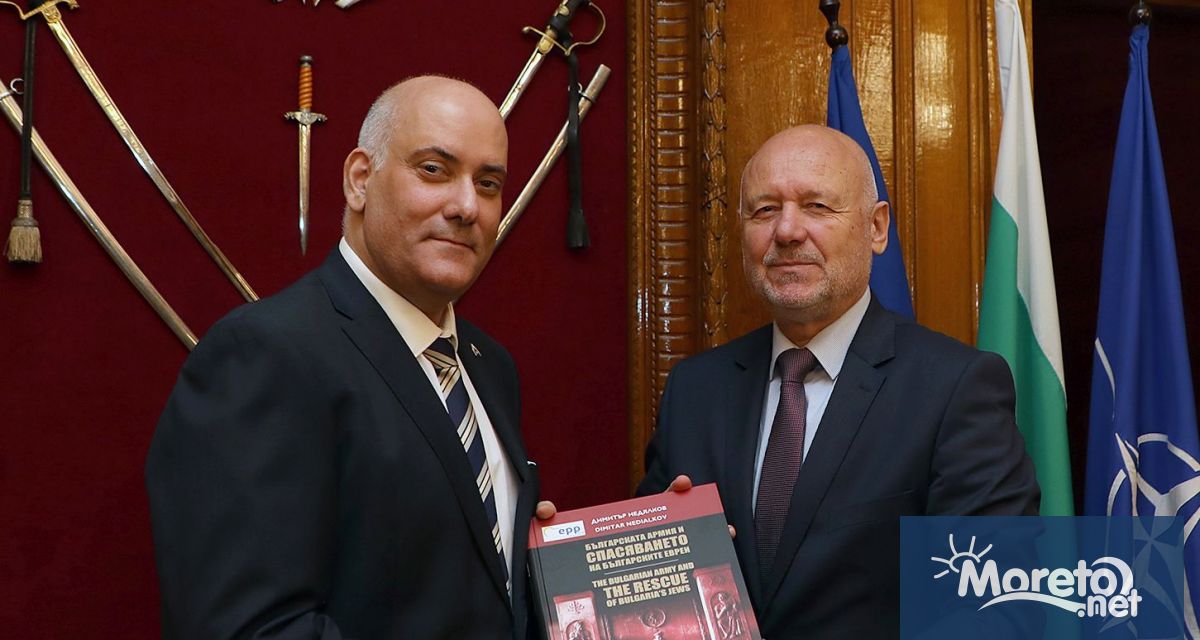 Двустранното сътрудничество обсъдиха министърът на отбраната Тодор Тагарев и Н Пр