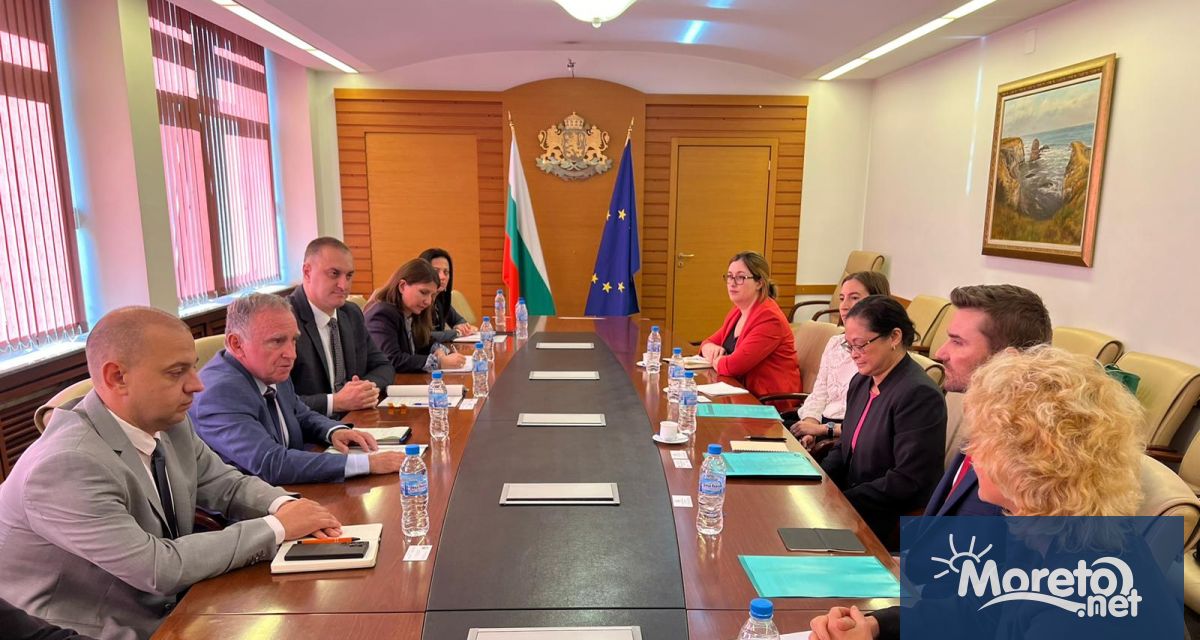 Заместник министрите на земеделието и храните Александър Йоцев доц Деян Стратев