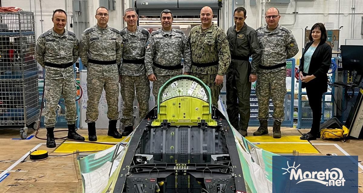 Представители на Министерството на отбраната и Военновъздушните сили посетиха завода