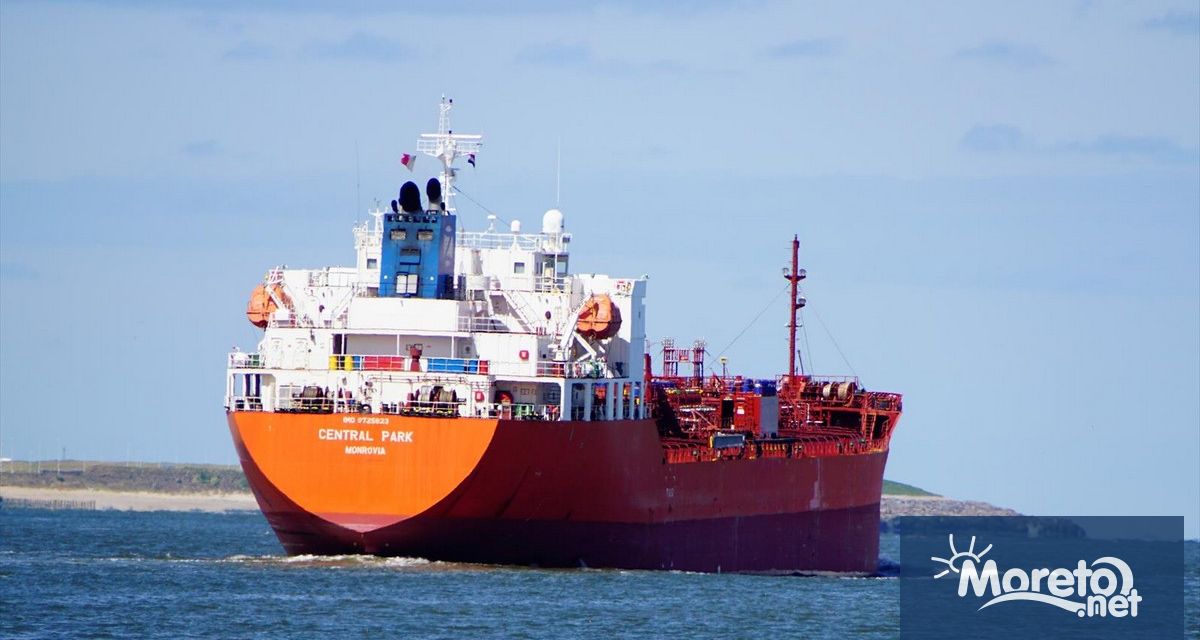 Още един кораб с българи на борда е превзет край