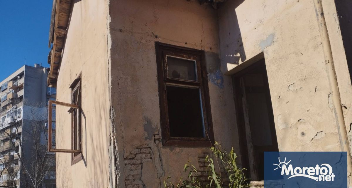 Страх и възмущение у минувачи и родители будят изоставени и