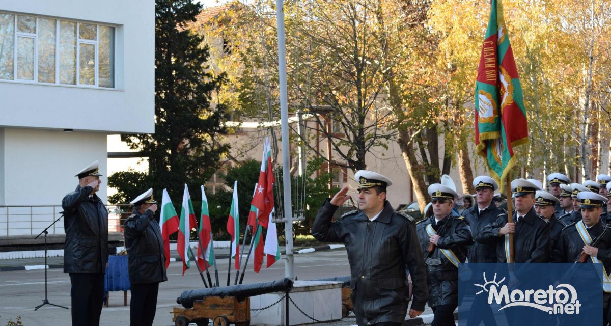 На 30 ноември с военен ритуал за тържествено издигане на