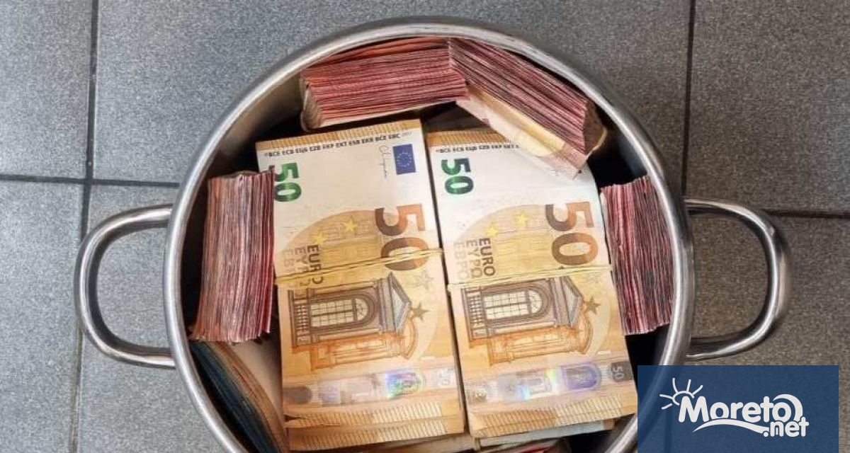 Митническите служители на Митнически пункт Капитан Андреево откриха недекларирана валута