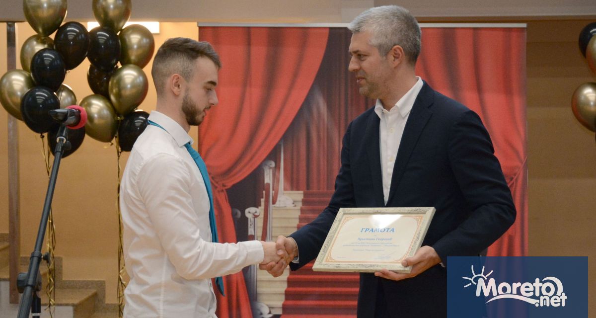 Кметът на Варна Благомир Коцев връчи наградата за доброволчество Пиър