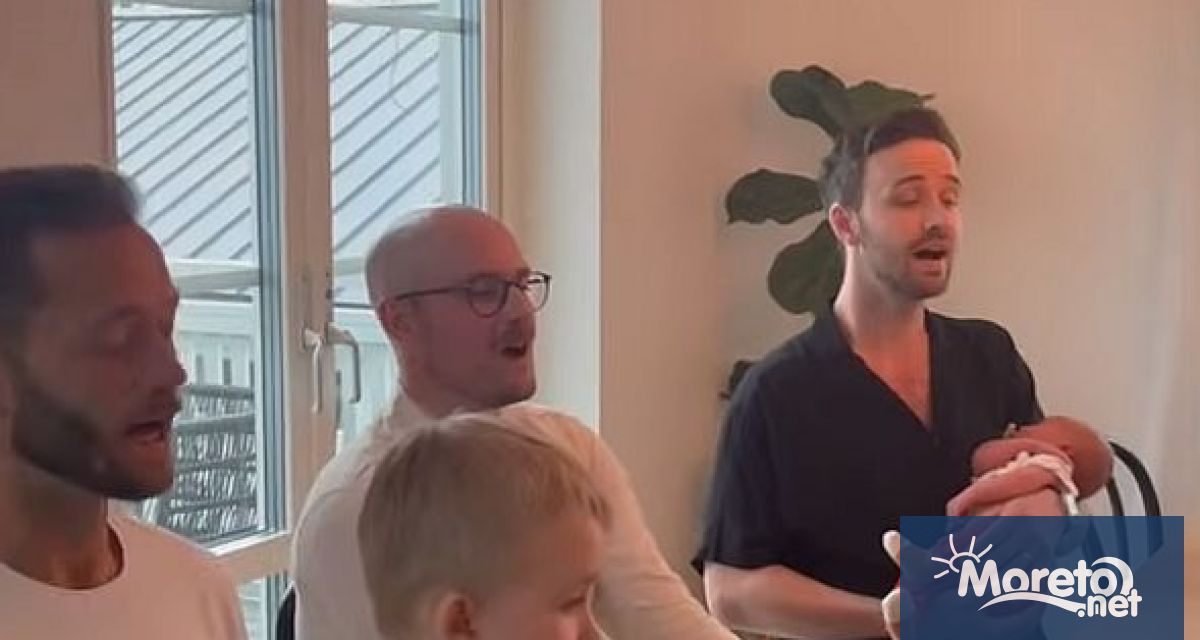 Петима шведски бащи пеещи капела поп песни докато се грижат