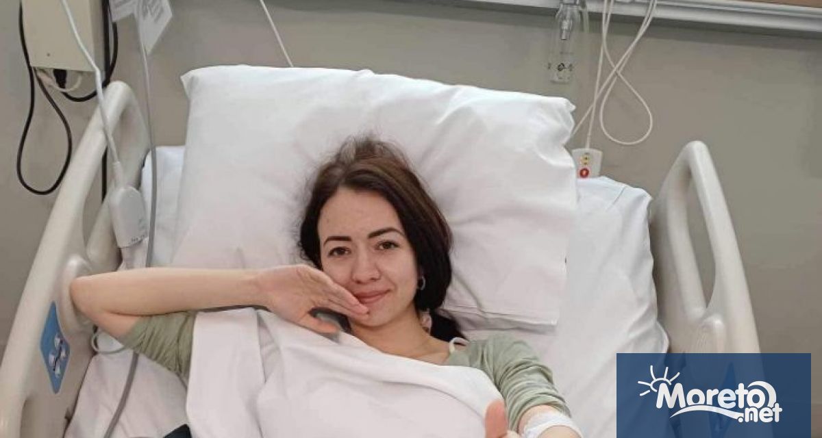 е на 25 години родом от Каварна живее и работи