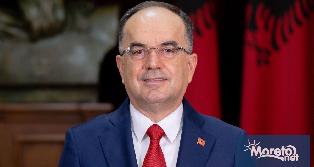 По покана на българския държавен глава Румен Радев на официално