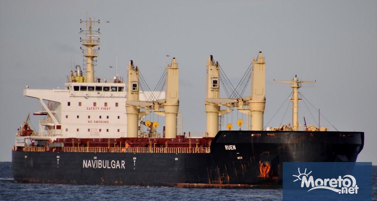 Български кораб за насипни товари, плаващ под малтийски флаг, е