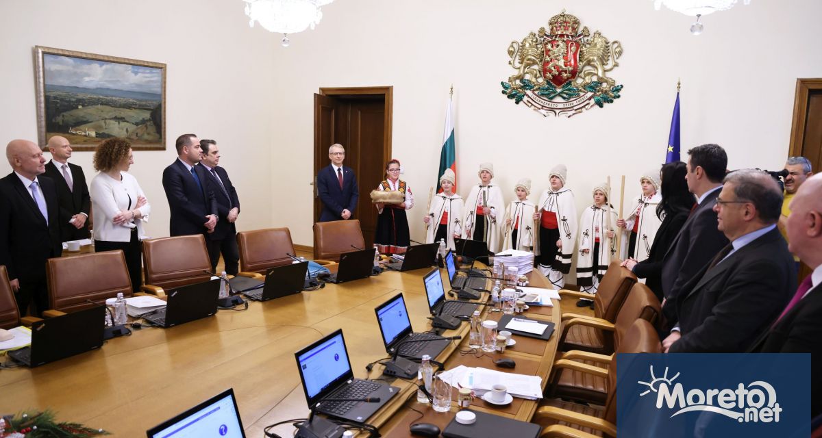 Промените в Конституцията бюджетът политиките свързани с добрите знаци за