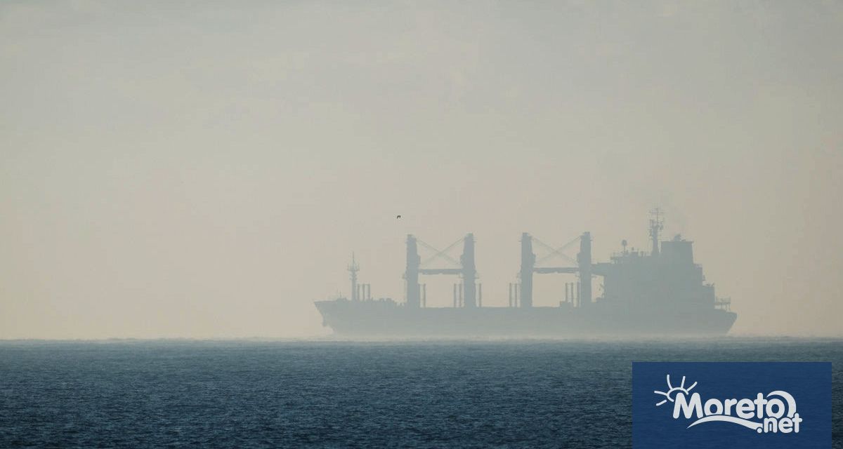 Двама моряци са в неизвестност а други двама са ранени