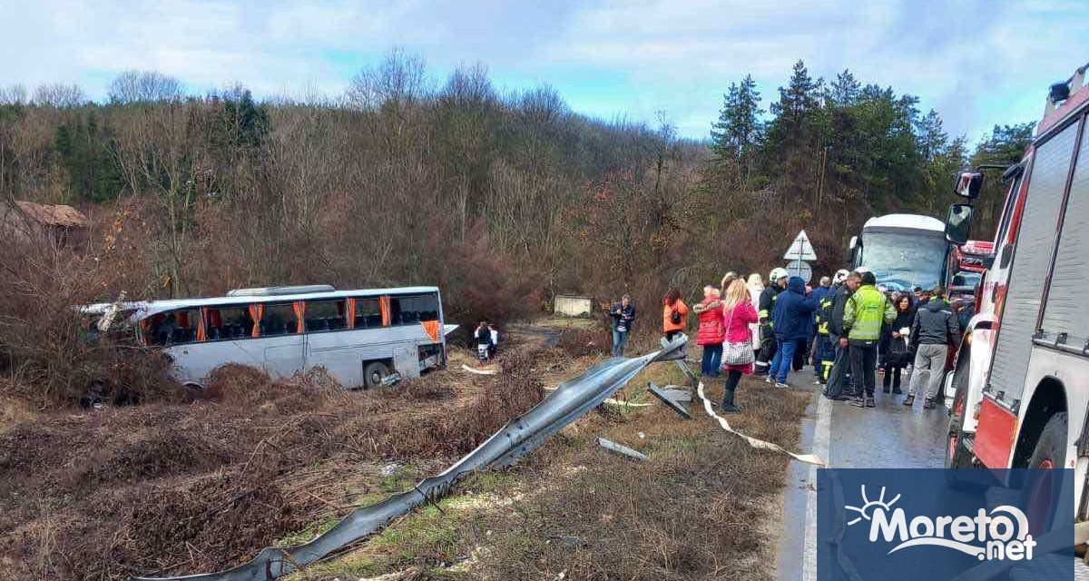 10 пострадали при катастрофа между автобус и камион на пътя Русе - Бяла ...