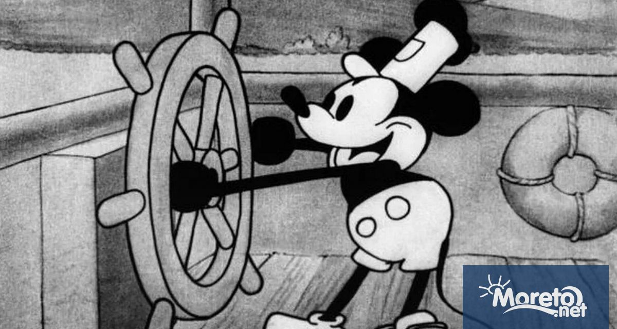 Трейлър за страшен филм включващ маскиран убиец облечен като Мики