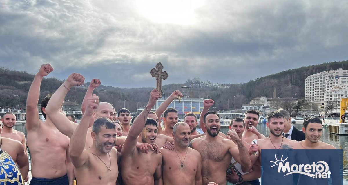 18 годишният Александър Темелков хвана кръста във варненския квартал Аспарухово Тържественият