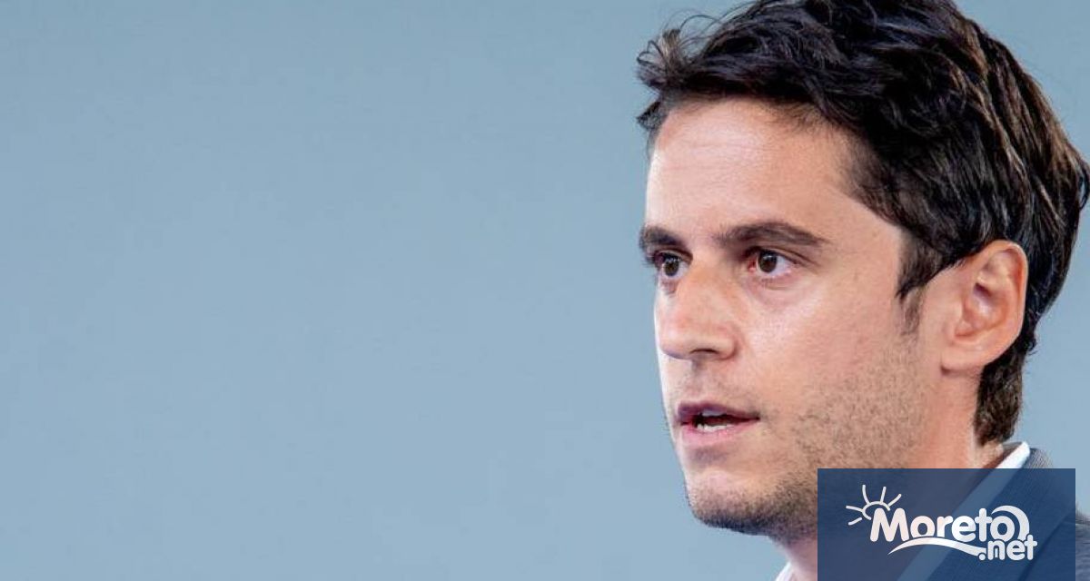 34 годишният Габриел Атал е назначен за министър председател на Франция съобщи