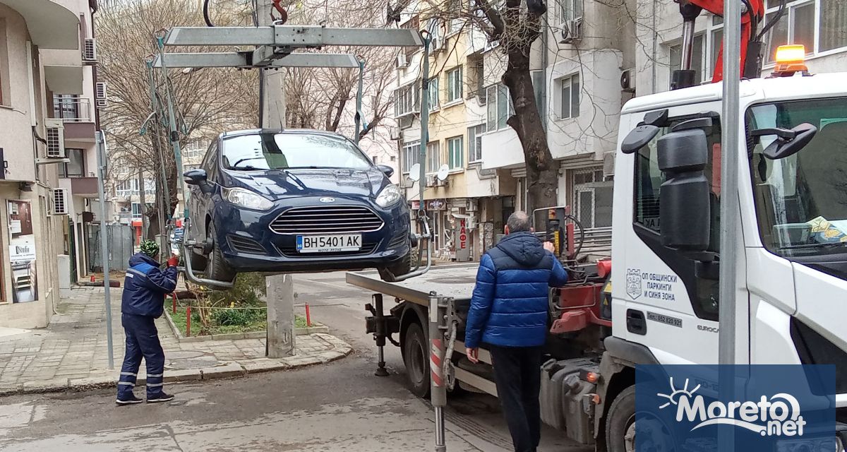 Двете специализирани платформи тип паяк вече са на терен и