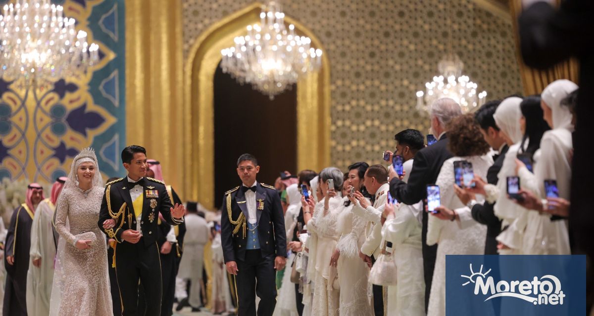 Животът в малкото богато на петрол кралство Бруней спря в