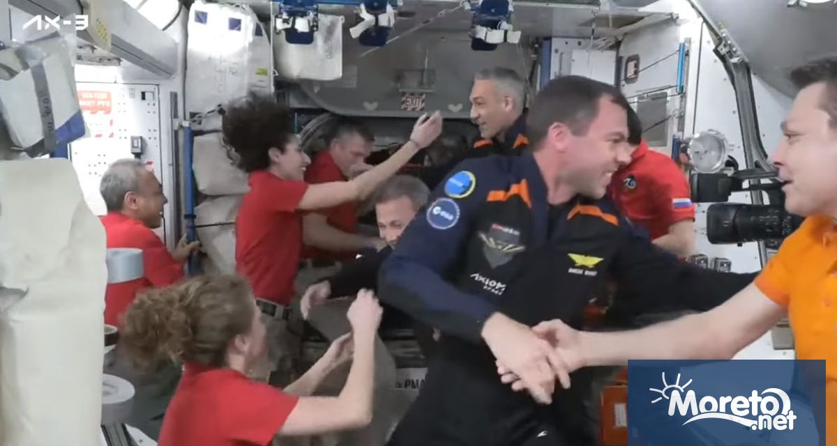 Четиримата астронавти от екипажа на частната космическа мисия на Аксиом