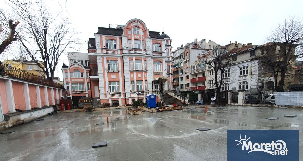 Проверяват документацията за изграждането на зимна градина в двора на ...