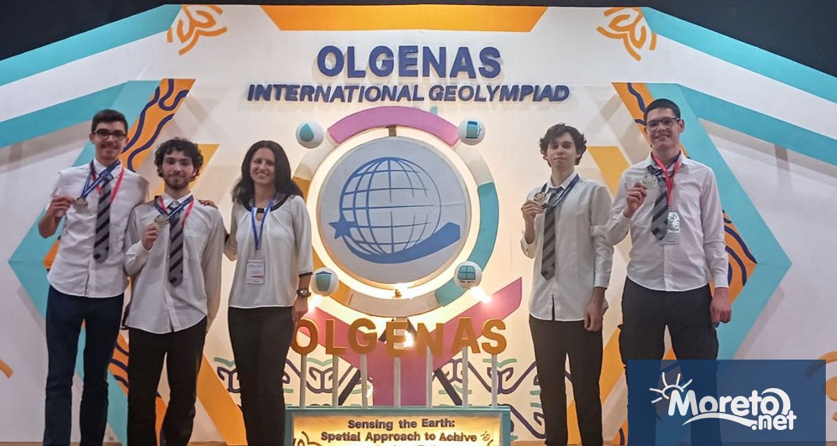 Сребърни медали за двата отбора на Математическата гимназия Д р Петър