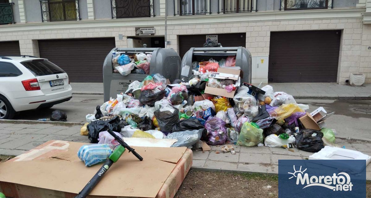 От дни кофите за боклук в Цветния квартал не се
