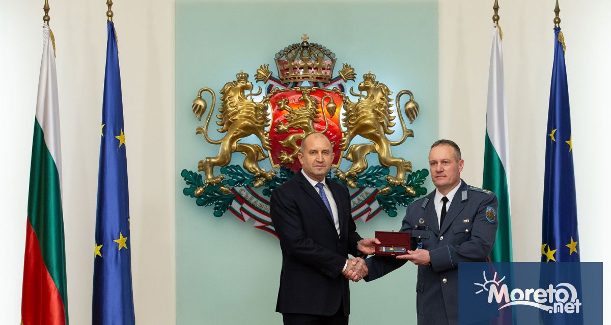 Справянето с предизвикателства пред нашите въоръжени сили като недостигът на