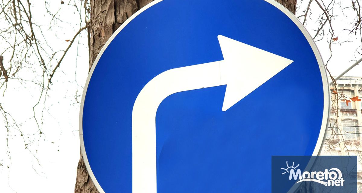 Новопоставени знаци и пътна маркировка след ремонта на ул Мир