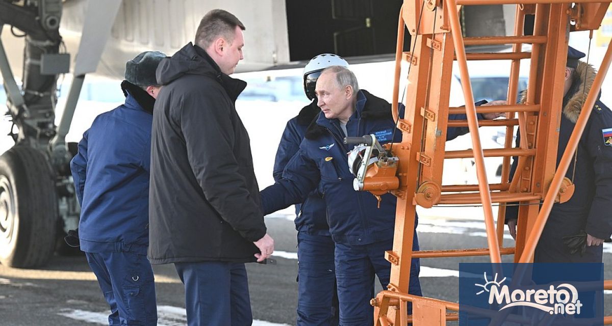 Руският президент Владимир Путин летя на модернизирания стратегически бомбардировач Ту 160М