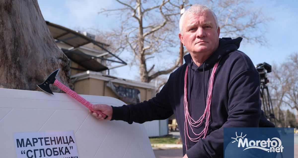 Варненският зевзек Росен Марков представи мартеницата Сглобка ротационна томахавка