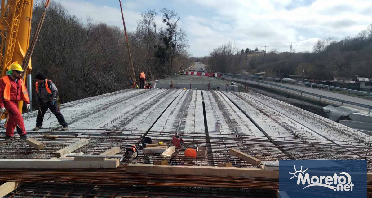 С ускорени темпове се изгражда новият мост на пътя Царево