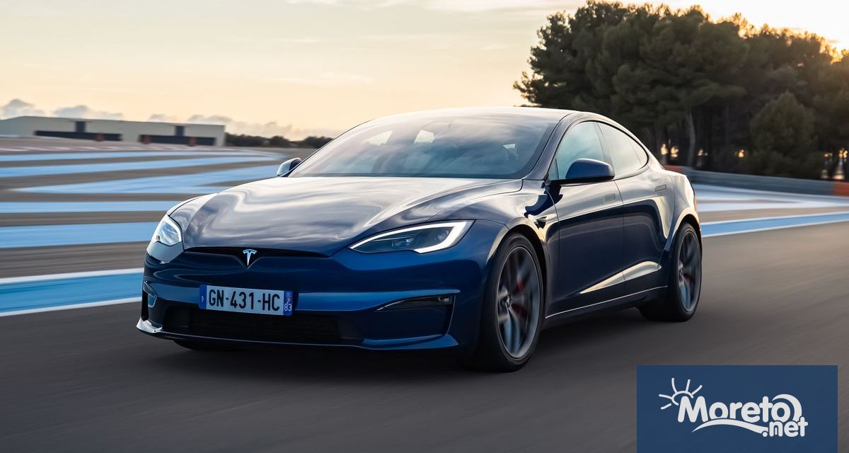 Гигантът за електрически автомобили Tesla се съгласи да уреди съдебно