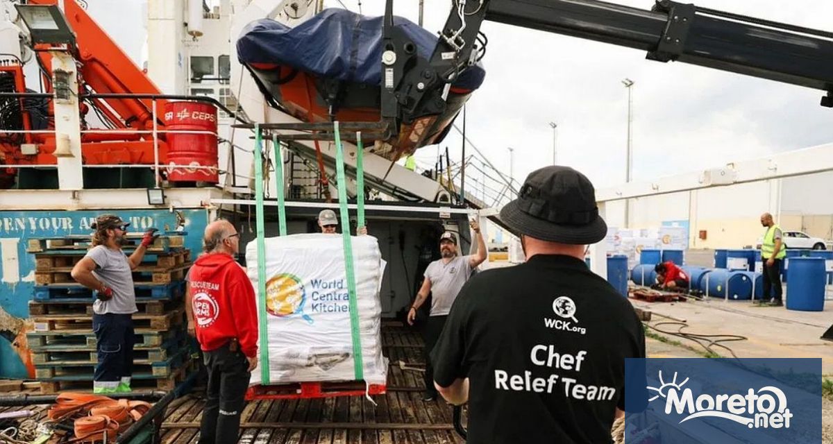 Кораб, превозващ отчаяно необходима хуманитарна помощ, се очаква да отплава