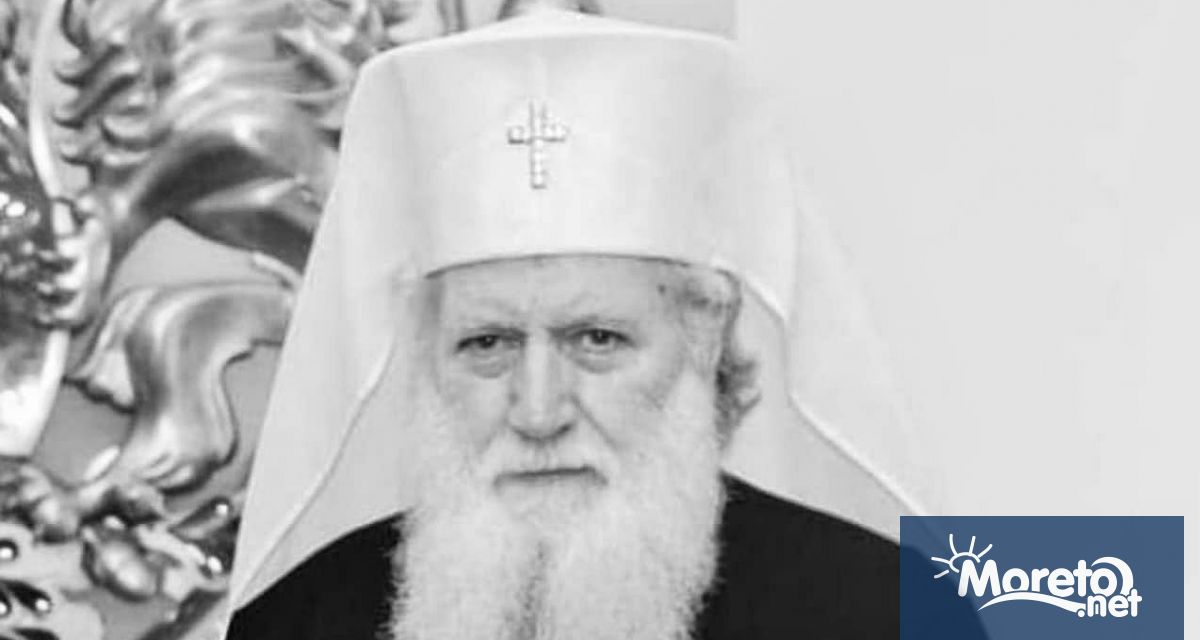 България е в траур втори ден за отдаване на почит