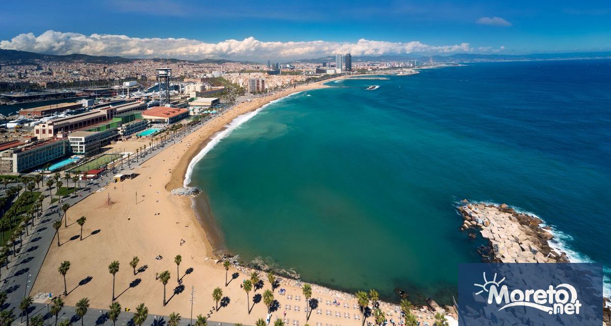 Барселона откри плажния сезон в условията на извънредно положение заради