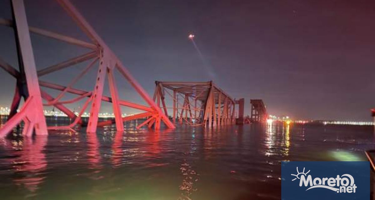 Мостът Франсис Скот Кий в американския град Балтимор се срути,